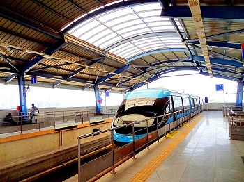A shot of the monorail that runs between Chembur and Wadala in Mumbai. The project will now be extended to Jacob Circle in South Bombay under Phase-II of the project. | IndiaInfoline